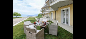 APPARTAMENTO INCANTEVOLE CON VISTA LAGO E SERVIZI